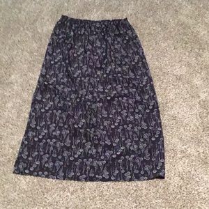 Maxi Skirt in Excellent Condition. Navy with Gray Flowers. Size Small.